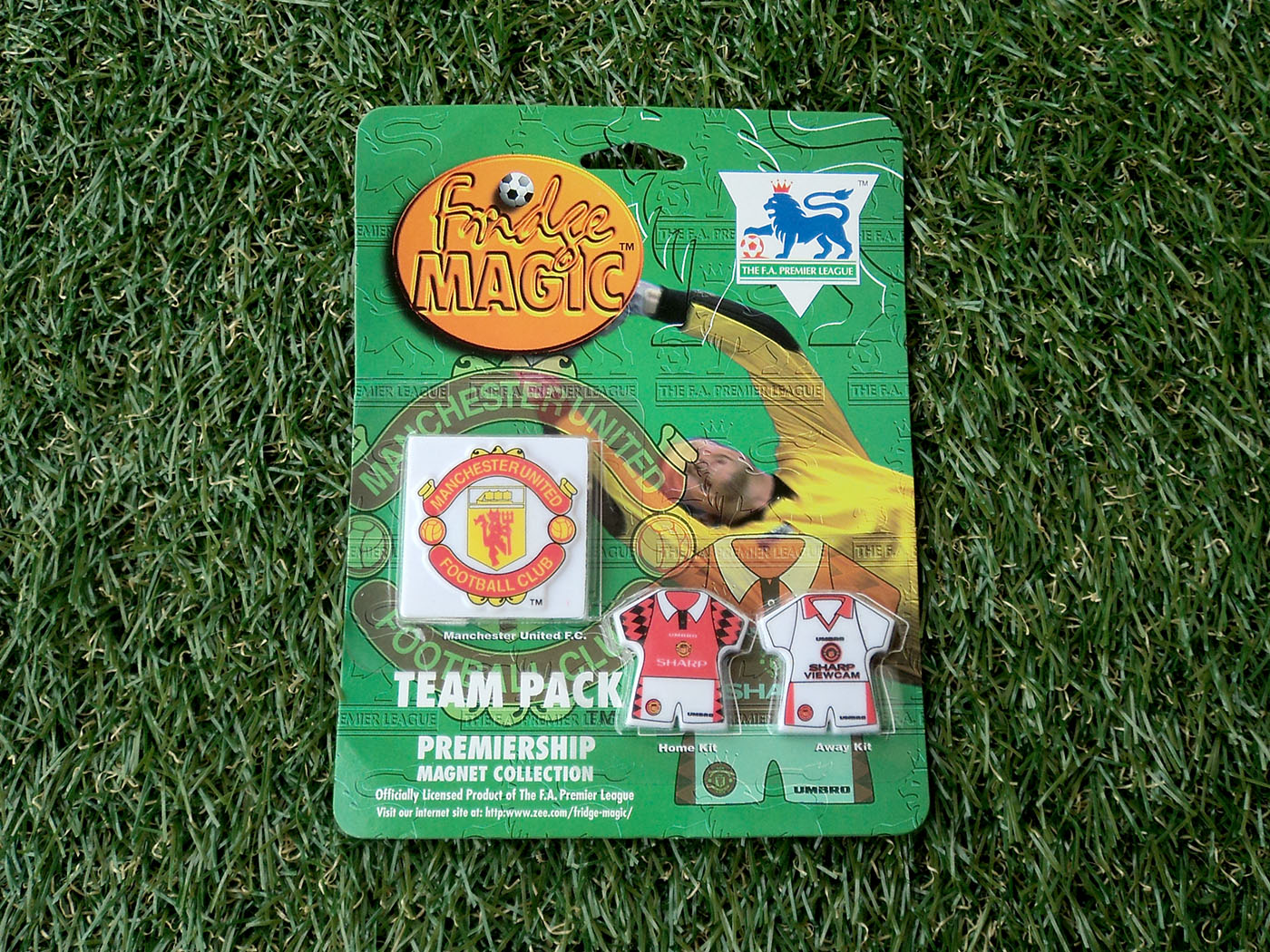 1996-1997 Manchester United Set of 3 Fridge Magnets