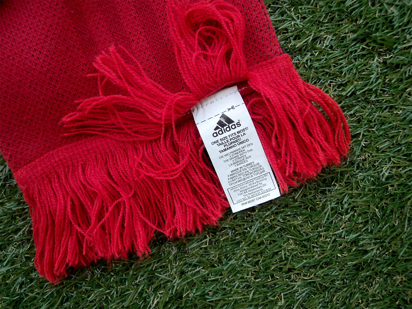 Liverpool Adidas scarf (3)