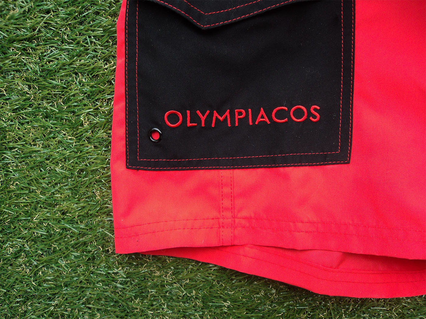 Olympiakos Official Apple swimshorts - Large