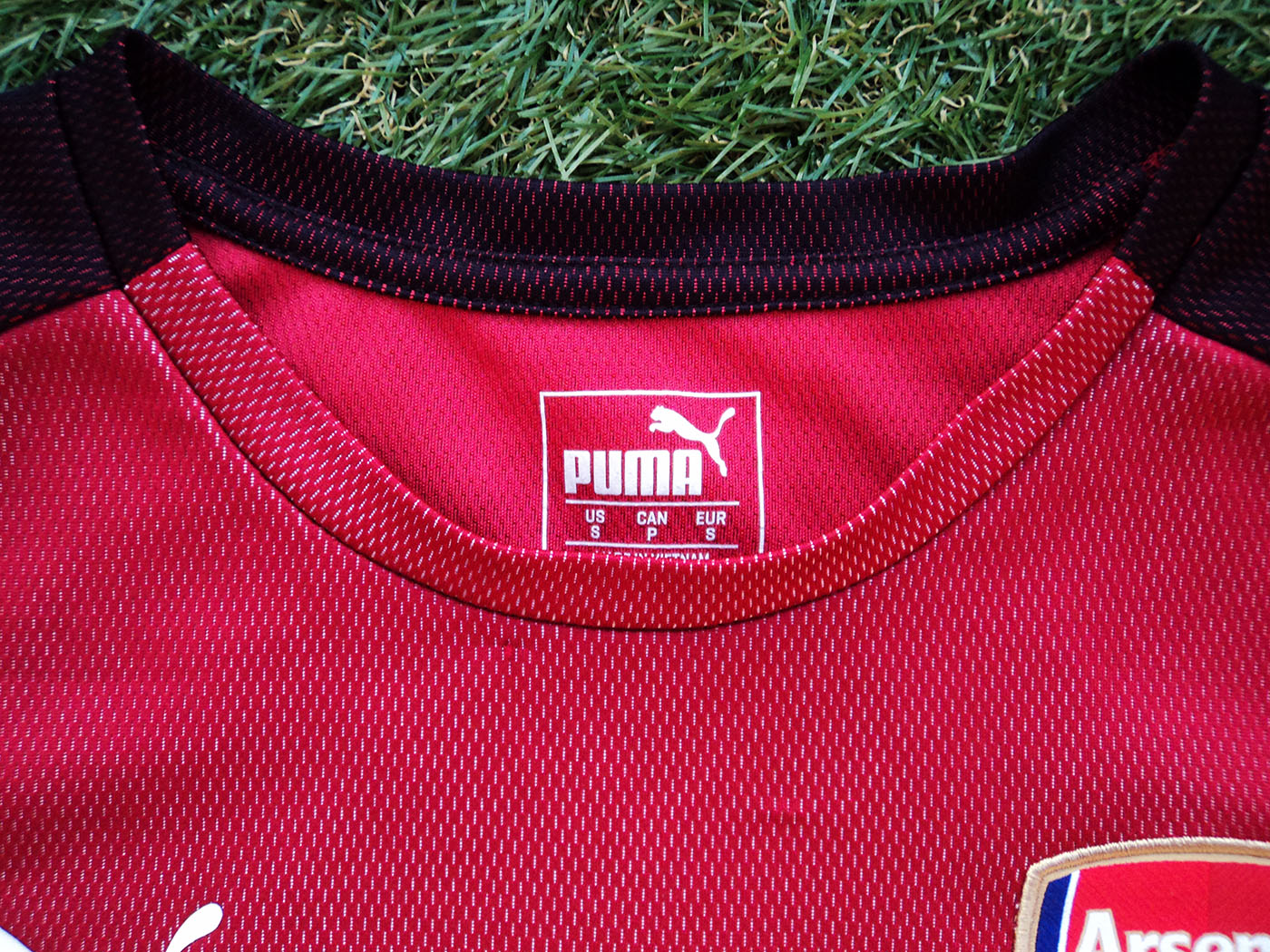 2017-2018 Arsenal training shirt - Small