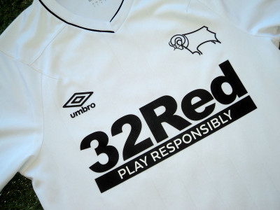 2020-2021 Derby County home shirt - Small