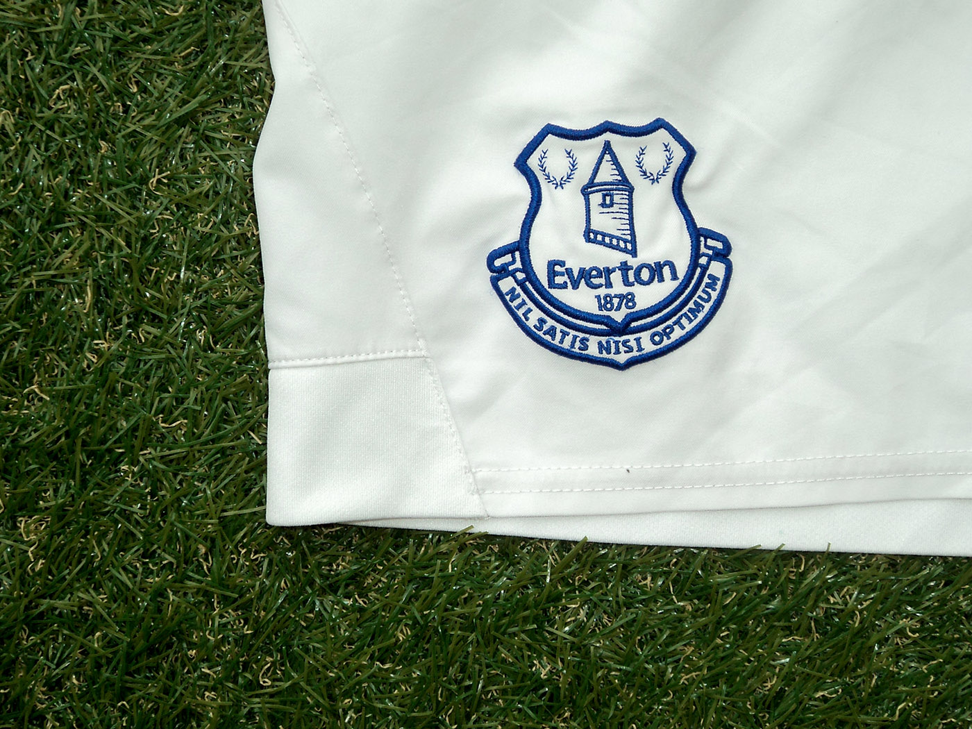2018-2019 Everton home shorts - Large