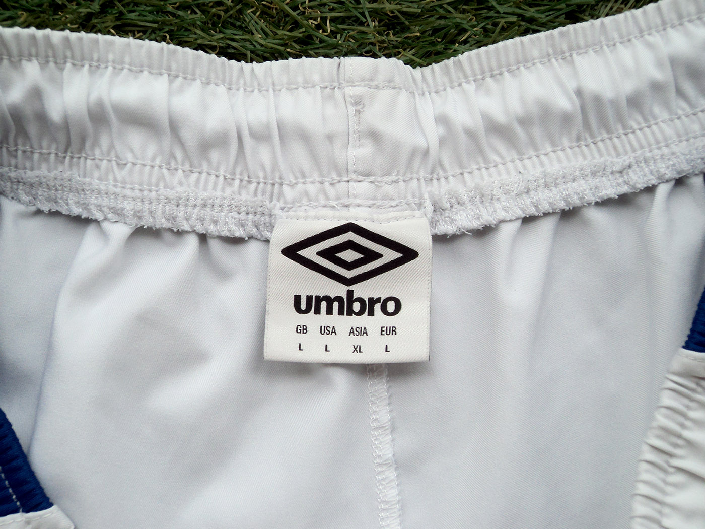 2018-2019 Everton home shorts - Large