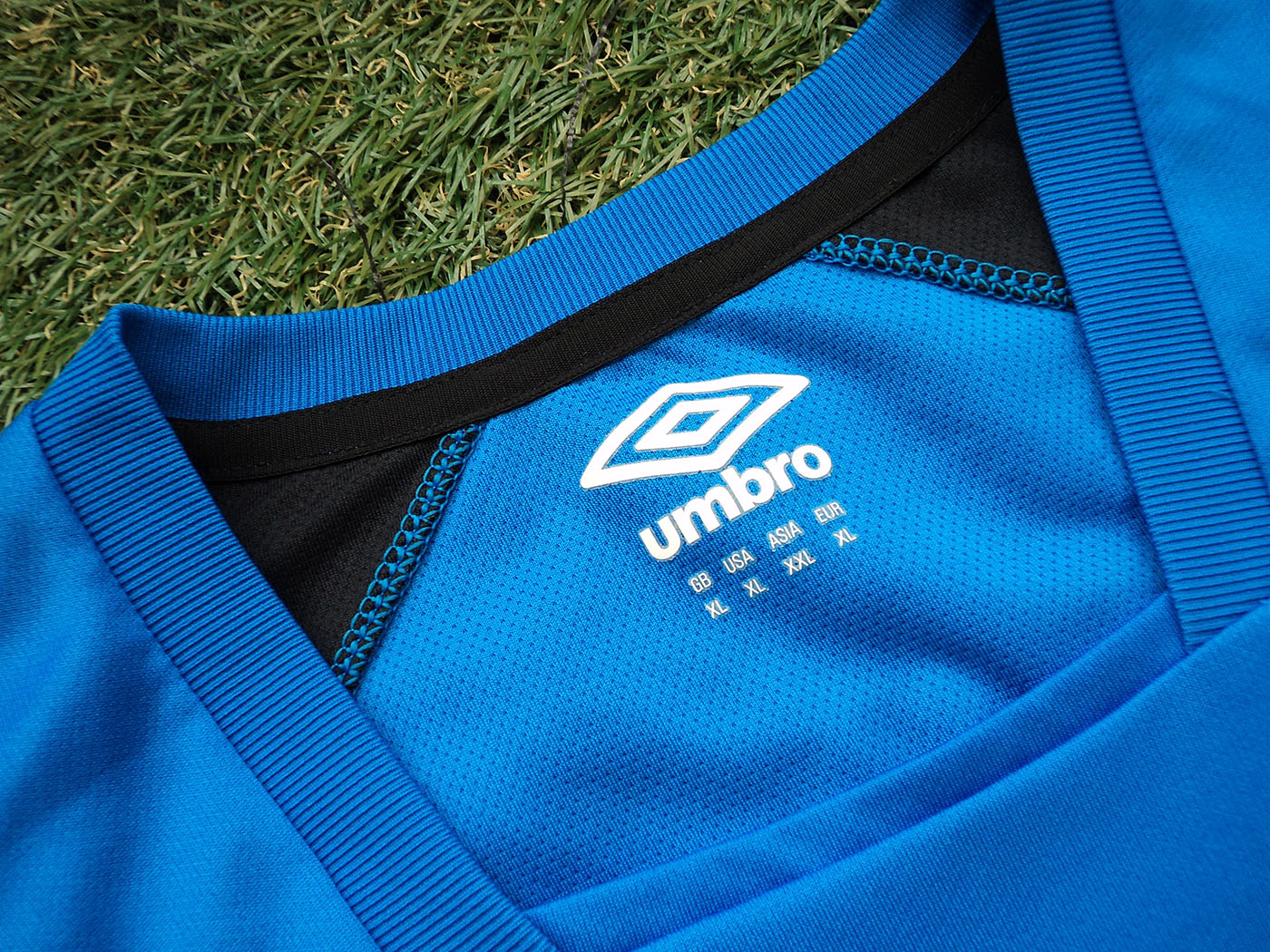 2017-2018 Everton training shirt - XLarge