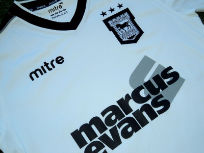 2012-2013 Ipswich away shirt - Small