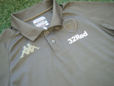 2018-2019 Leeds United polo shirt - Large