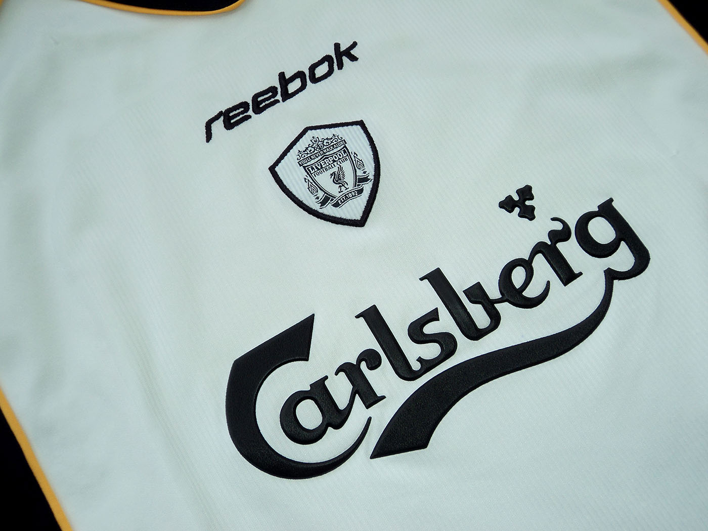 2001-2003 Liverpool away shirt - Medium