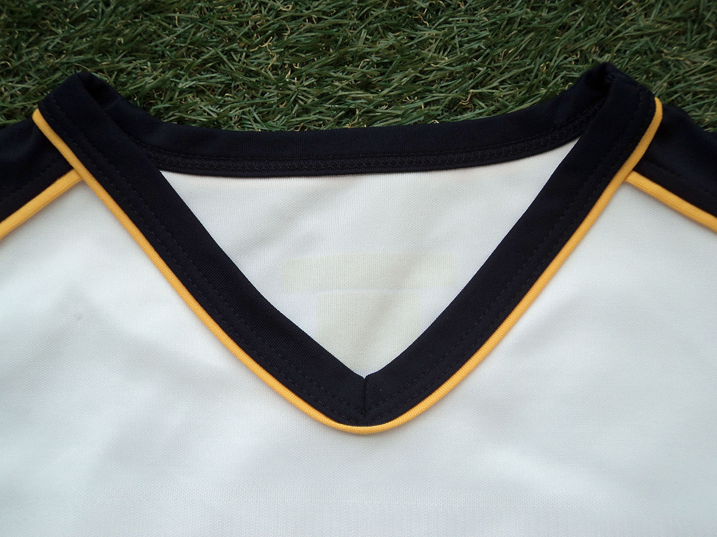 2001-2003 Liverpool away shirt - Medium