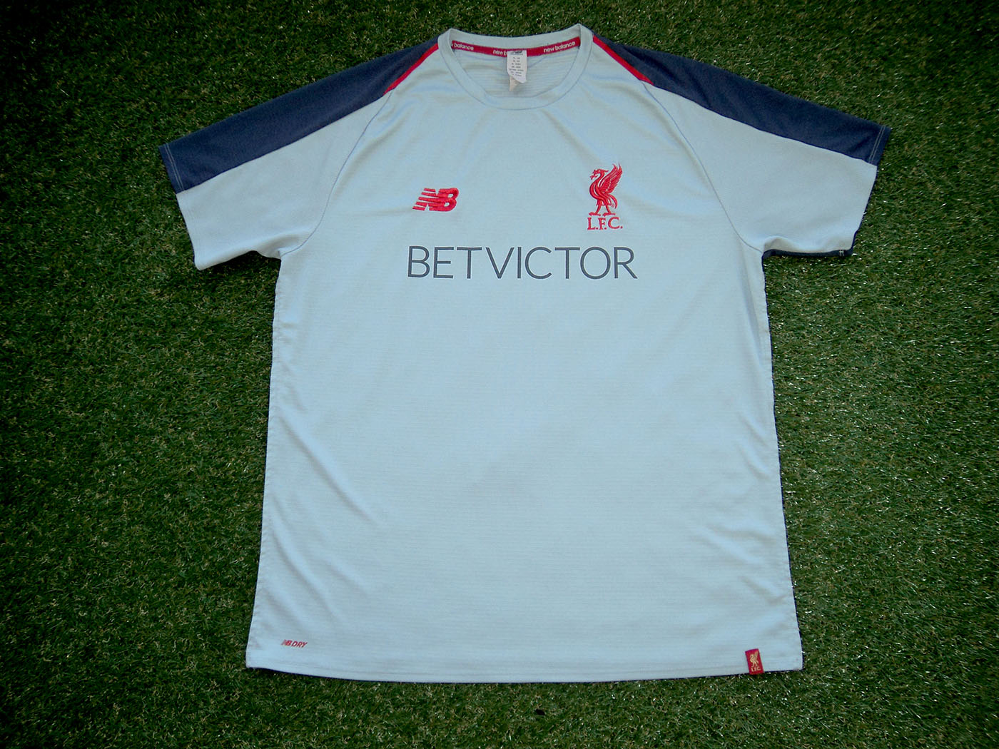 2018-2019 Liverpool training shirt - XLarge