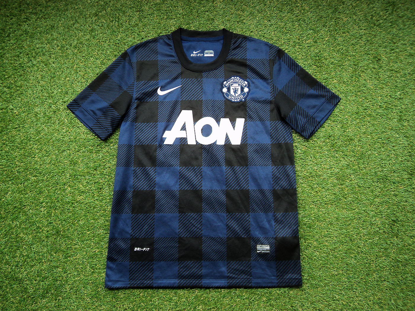 2013-2014 Manchester United away shirt - Medium