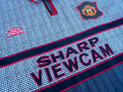1995-1996 Manchester United away shirt - Large