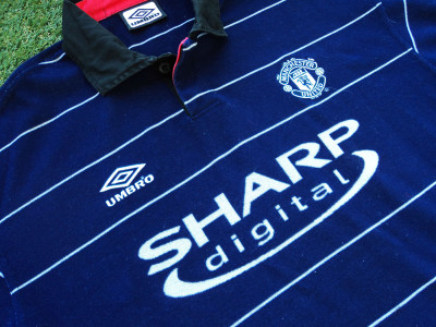 1999-2000 Manchester United away shirt - Medium