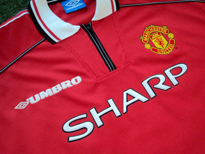 1998-2000 Manchester United home shirt - Medium