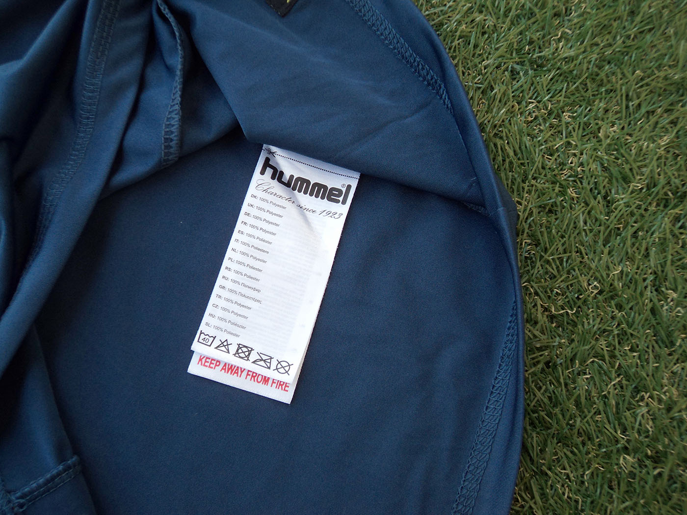 2018-2019 Middlesbrough training shirt - Medium