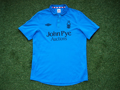 2012-2013 Nottingham Forest away shirt - Large