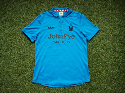 2012-2013 Nottingham Forest away shirt - Medium