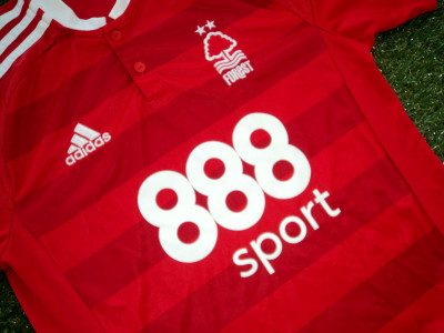 2016-2017 Nottingham Forest home shirt - Small
