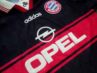 1997-1999 Bayern Munich Away Shirt - Medium (2)