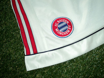 1998-2000 Bayern Munich away shorts - Large