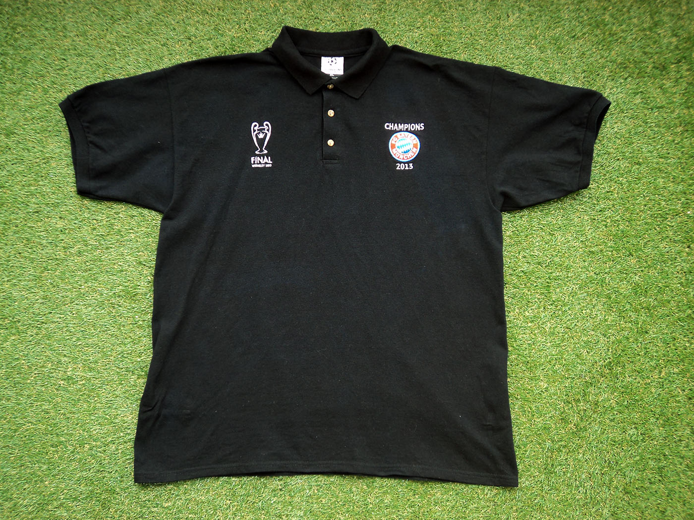 2013 Bayern Munich Official "Champions League Winners" polo shirt - XLarge