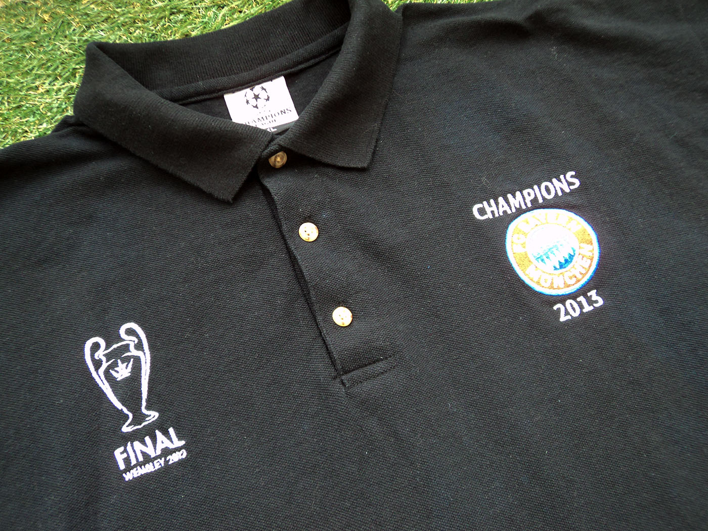2013 Bayern Munich Official "Champions League Winners" polo shirt - XLarge