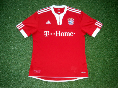 2009-2010 Bayern Munich home shirt Nr11 Olic - Large