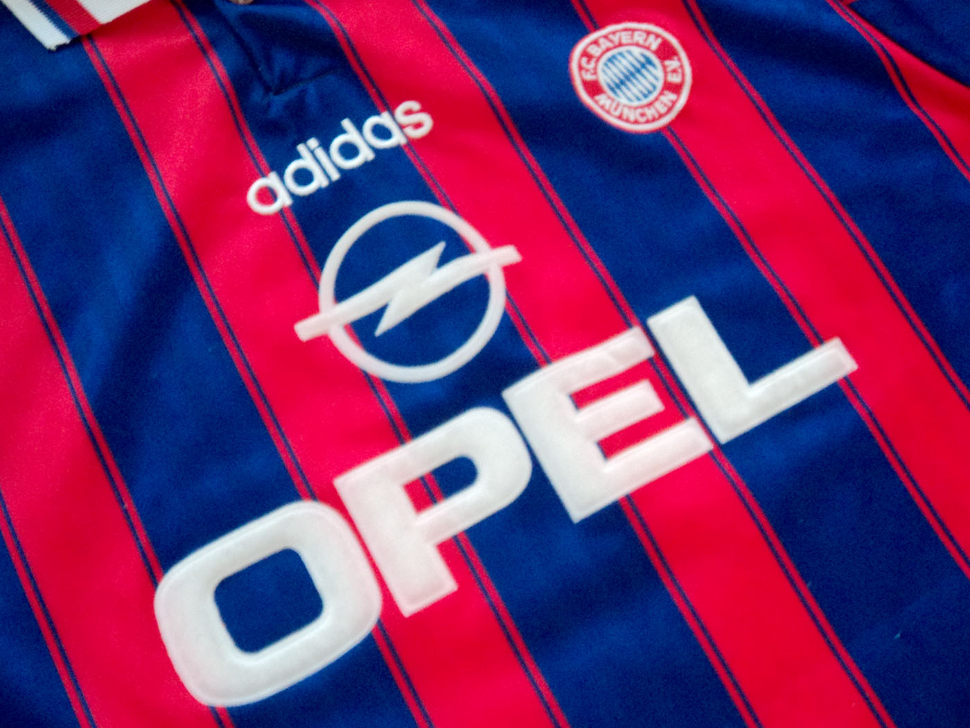 1995-1997 Bayern Munich Home Shirt Nr 18 Klinsmann - Medium