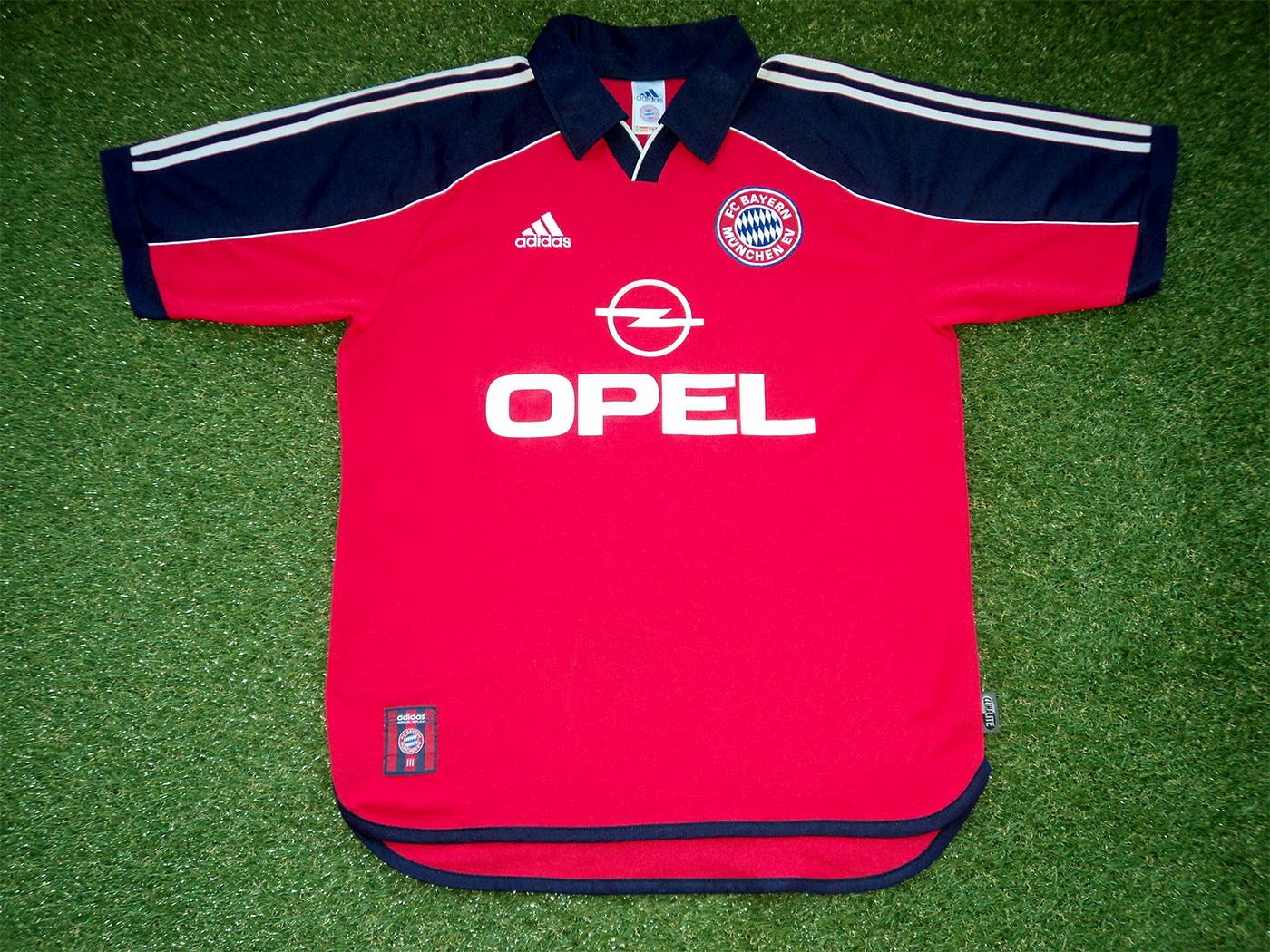 1999-2001 Bayern Munich home shirt - Medium