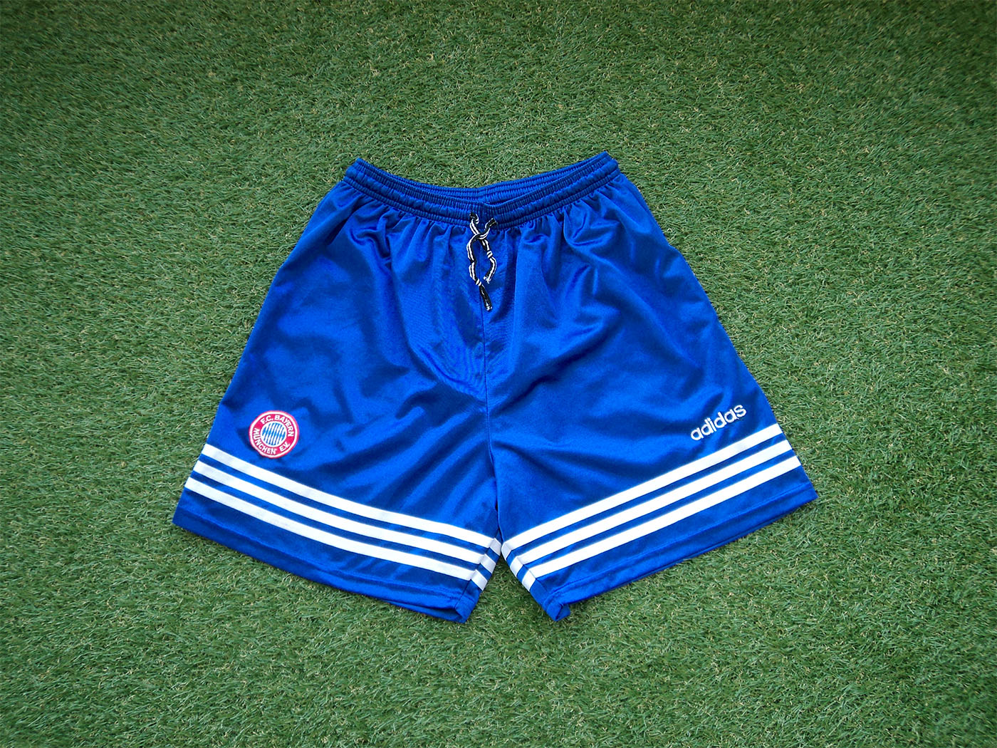1995-1997 Bayern Munich home shorts - XLarge