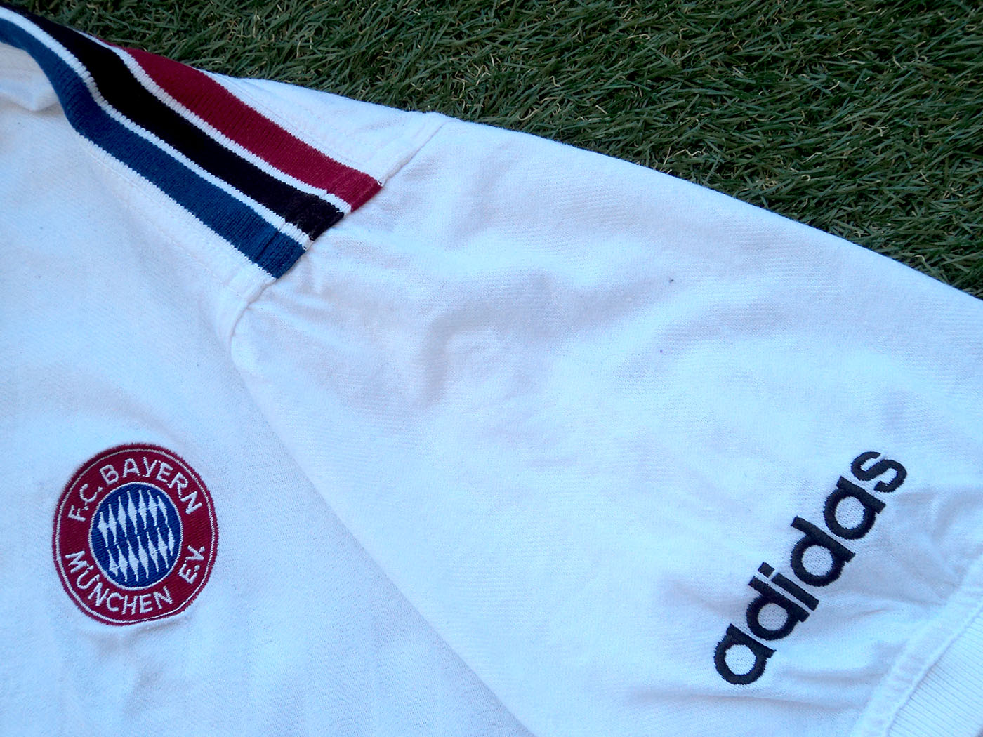 1991-1993 Bayern Munich polo shirt - Medium