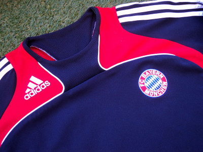 2008-2009 Bayern Munich training jumper - Large (42" - 44")