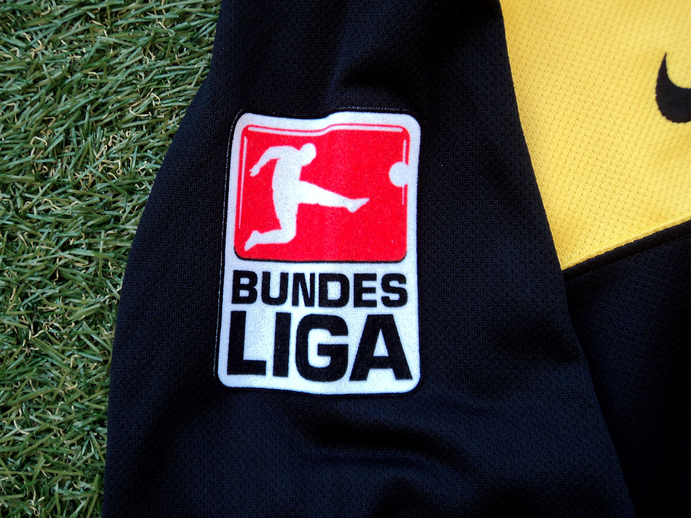 2007-2008 Borussia Dortmund home shirt - Small