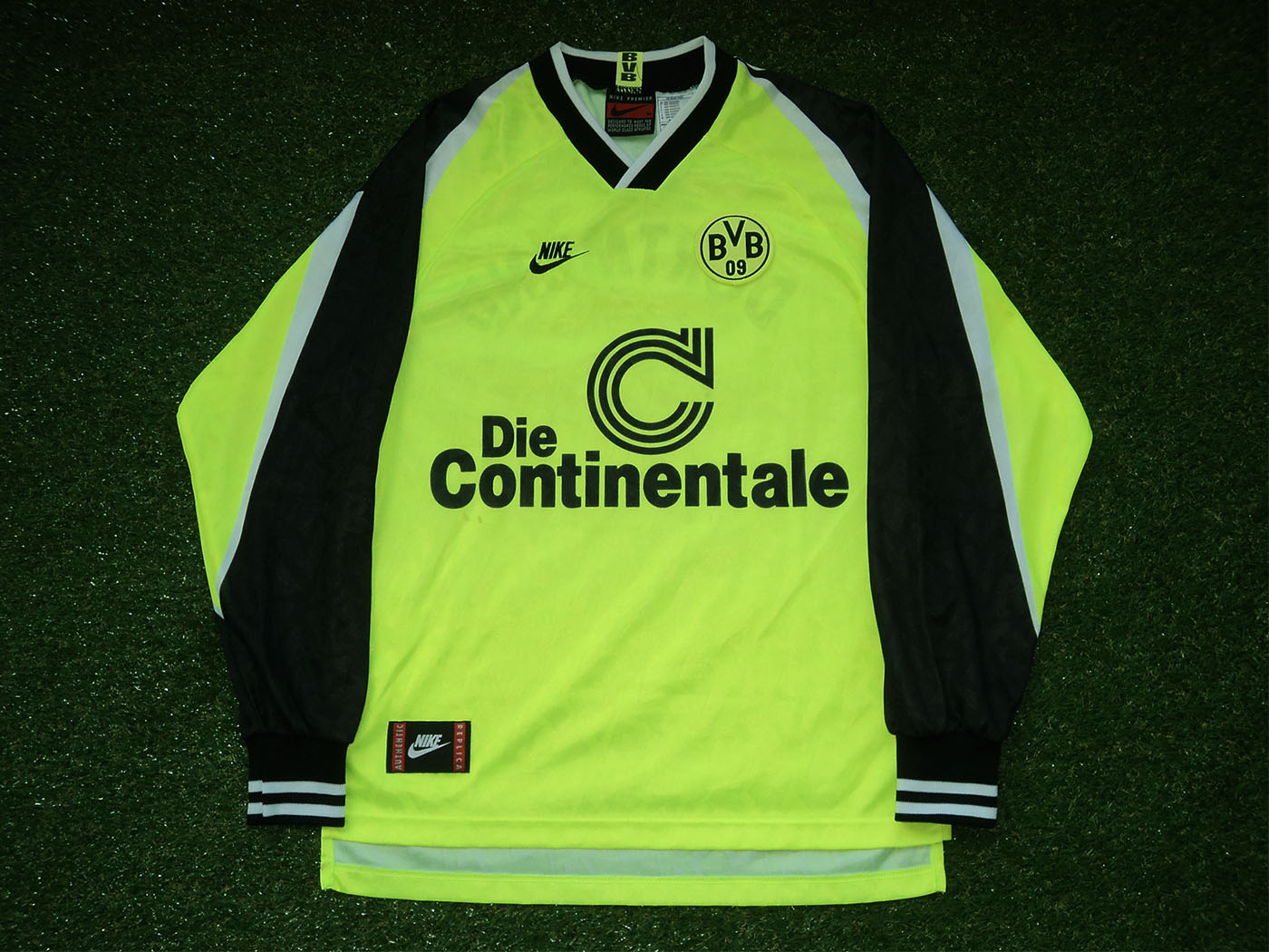 1995-1996 Borussia Dortmund LS home shirt - Medium