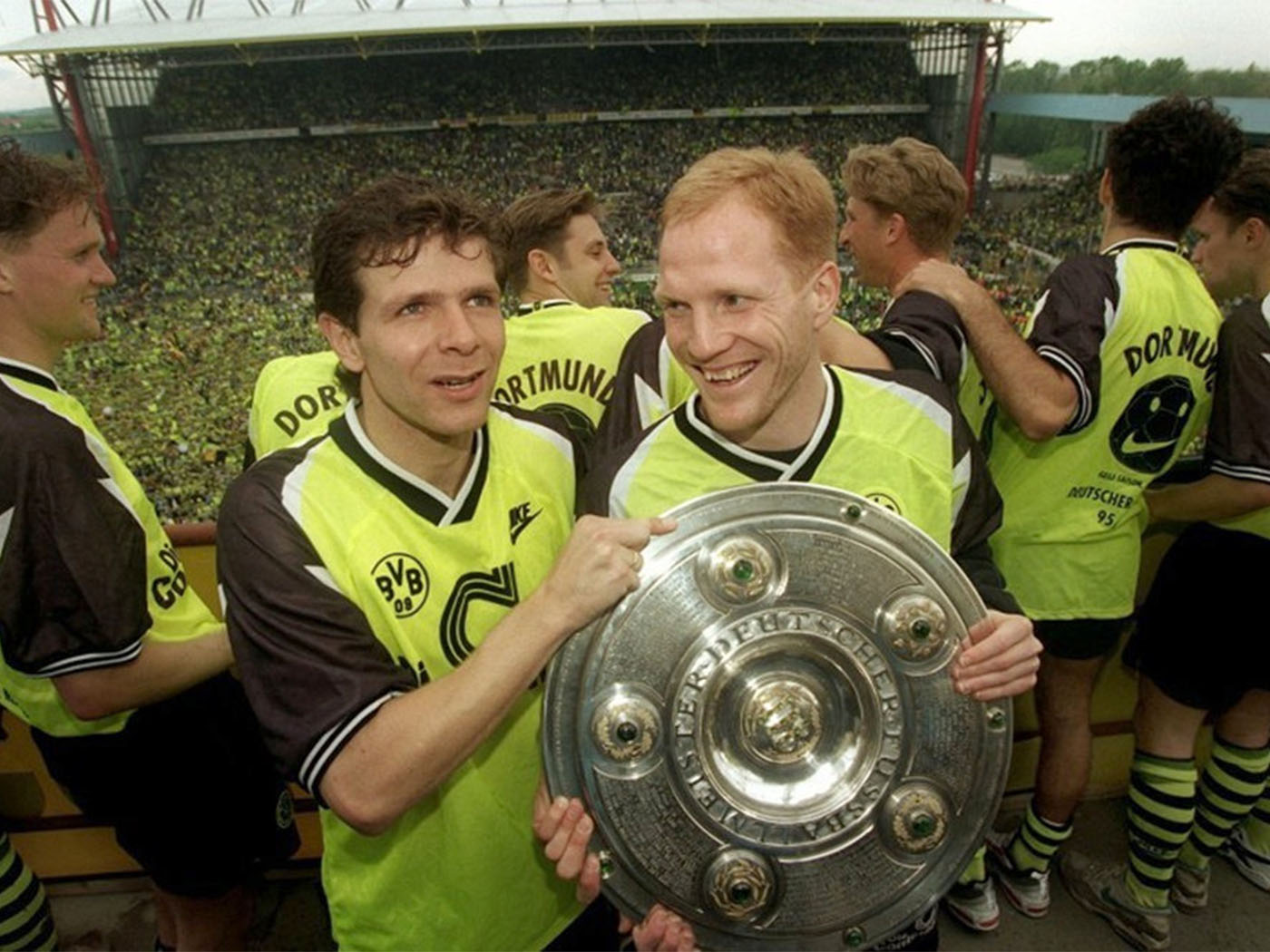 1995-1996 Borussia Dortmund LS home shirt - Medium