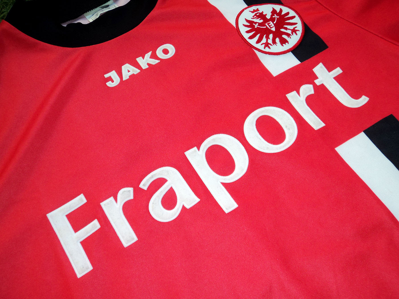 2005-2006 Eintracht Frankfurt home shirt Nr18 Amanatidis - Small