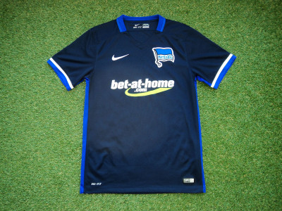 2015-2016 Hertha Berlin away shirt - Small