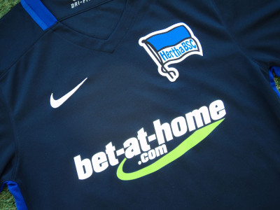 2015-2016 Hertha Berlin away shirt - Small