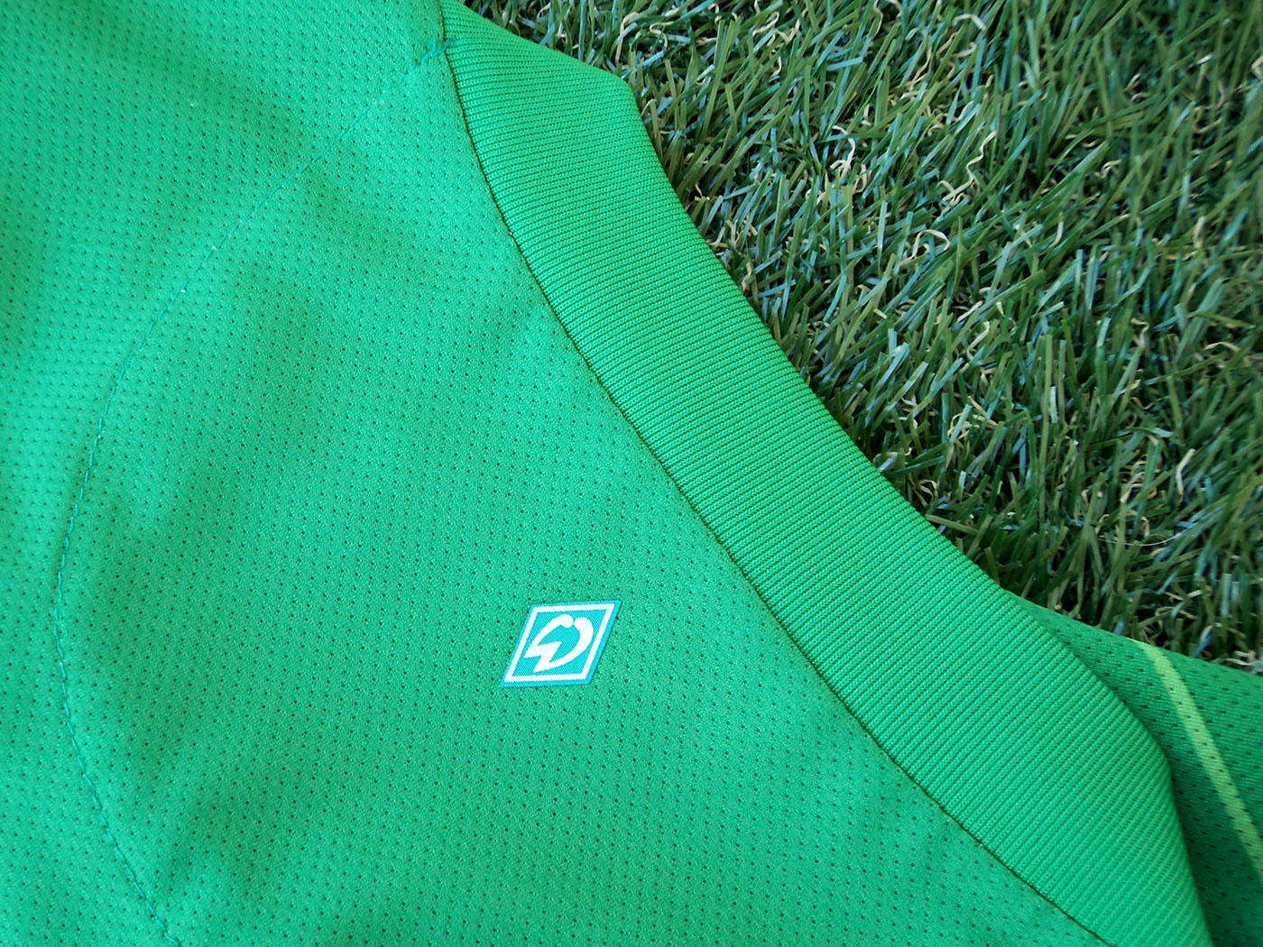 2011-2012 Βέρντερ Βρέμης εντός έδρας φανέλα - Small