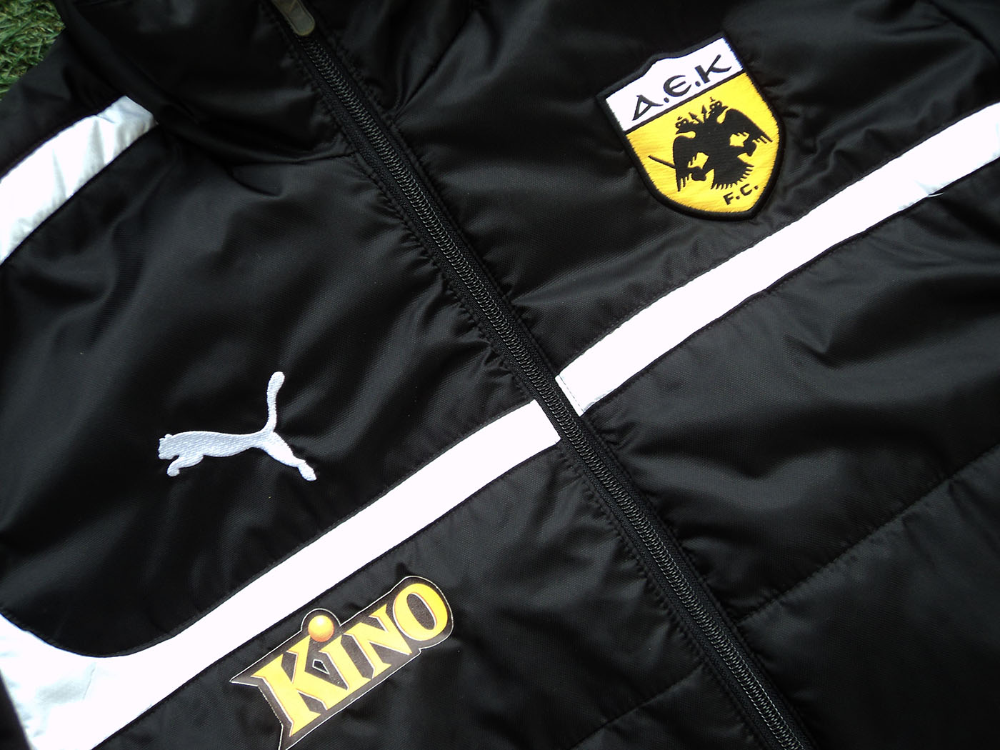 2012-2013 AEK Athens padded worn bench coat - Medium