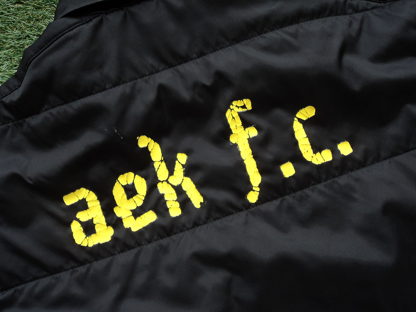2012-2013 AEK Athens padded worn bench coat - Medium
