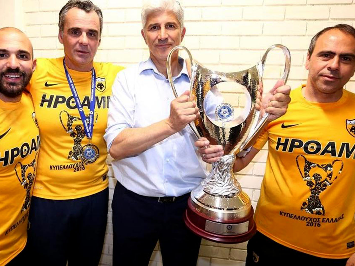 2016 AEK Athens "Greek Cup Winners" Nike tee - Medium