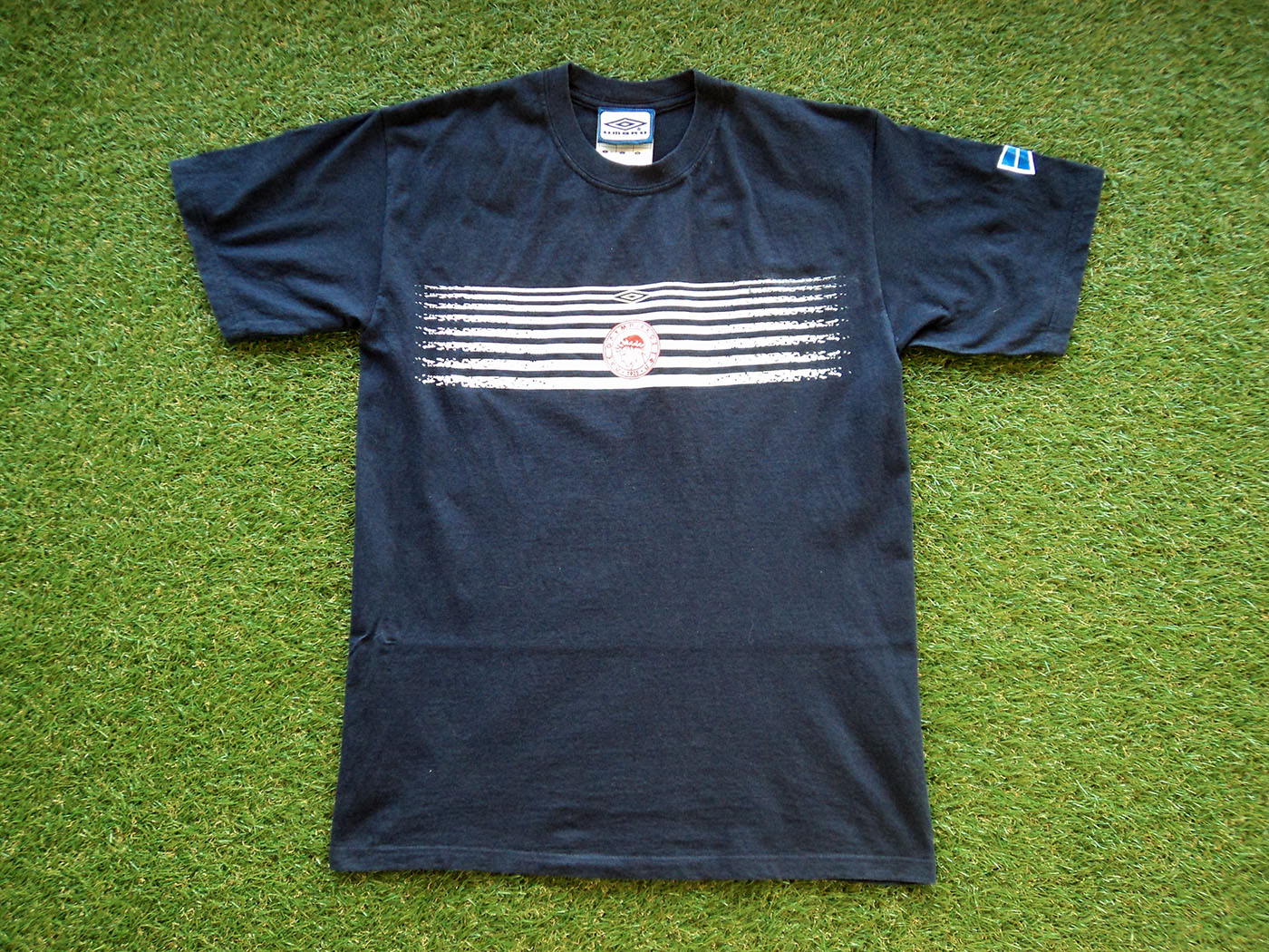 2003-2004 Ολυμπιακός Umbro επίσημο t-shirt - Small