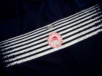 2003-2004 Olympiakos Umbro official t-shirt - Small