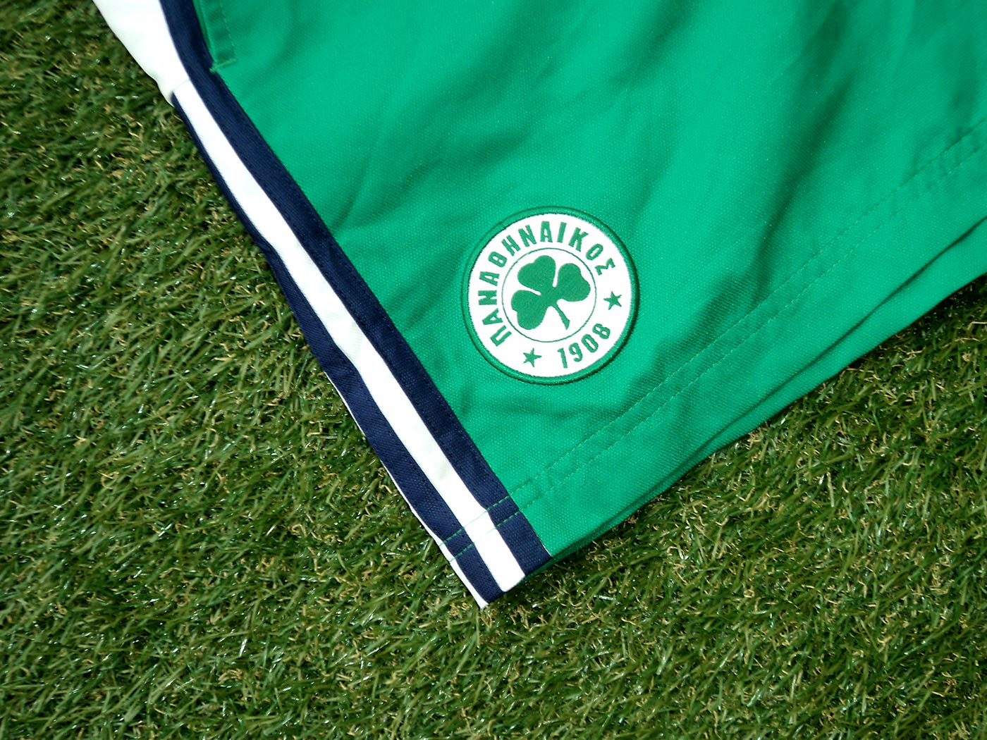 2001-2002 Panathinaikos training shorts - Medium