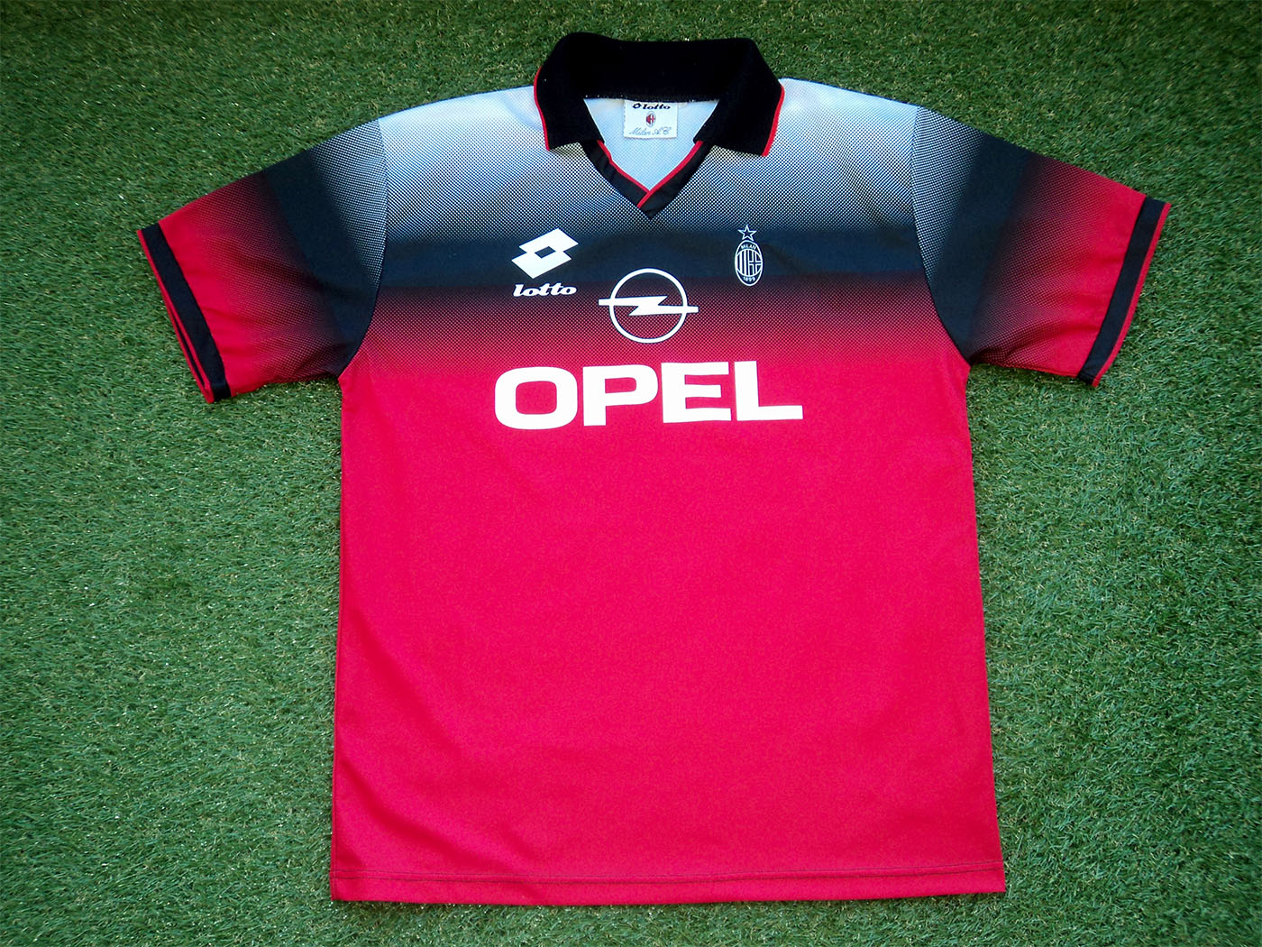 1995-1996 AC Milan training shirt - XLarge