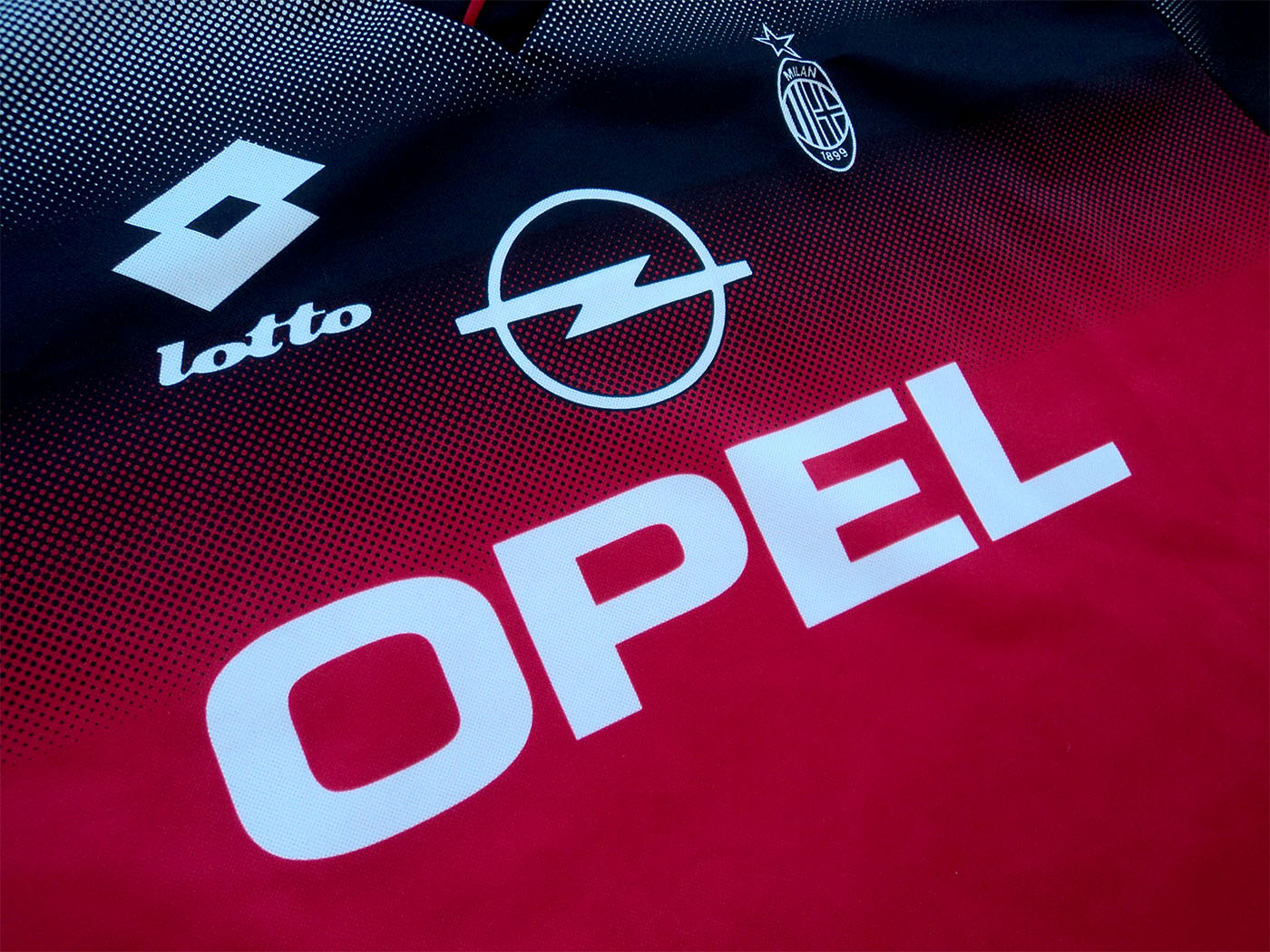 1995-1996 AC Milan training shirt - XLarge