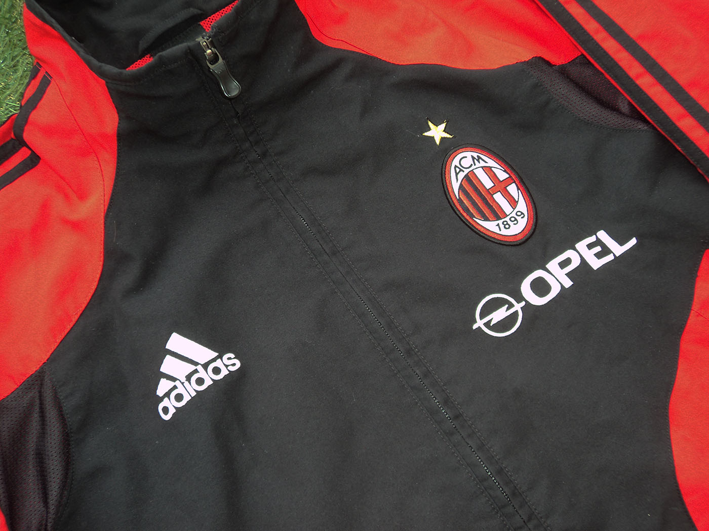 2004-2005 AC Milan track jacket - Medium (38" - 40")