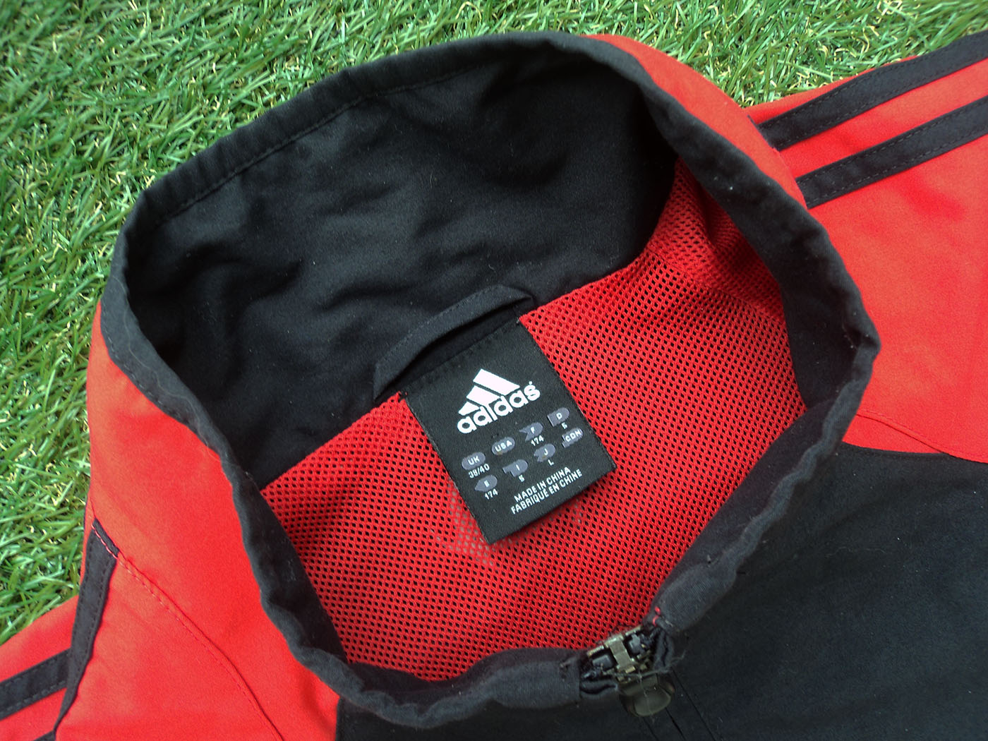 2004-2005 AC Milan track jacket - Medium (38" - 40")