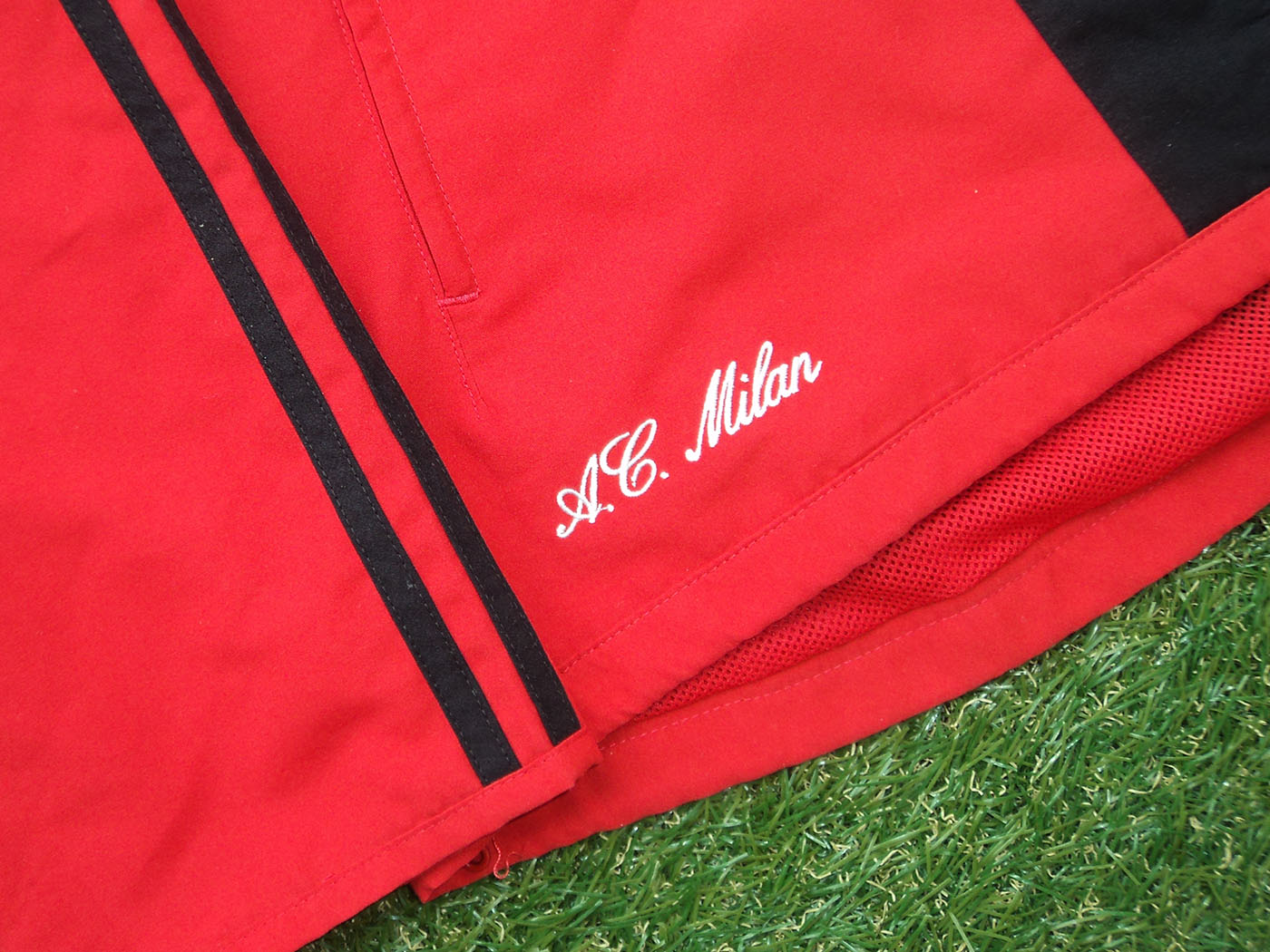 2004-2005 AC Milan track jacket - Medium (38" - 40")