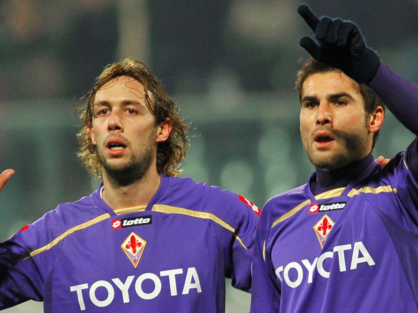 2009-2010 Φιορεντίνα μακρυμάνικη εντός έδρας φανέλα - Small